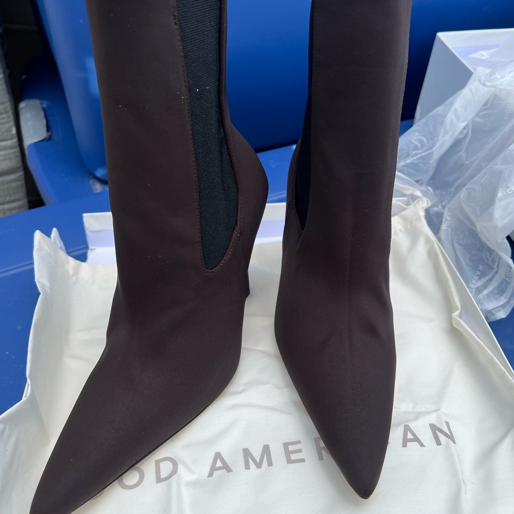 Good American GA118N-X. Chocolate neoprene boots size 6.5